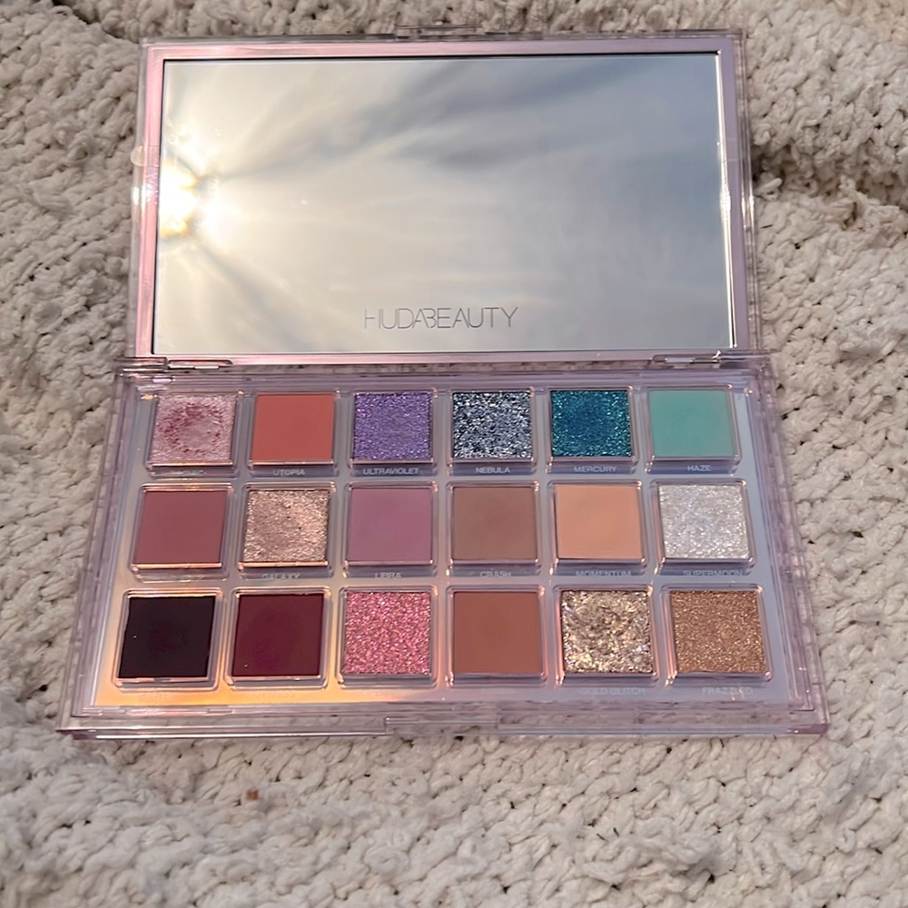 Huda Beauty Mercury Retrograde Palette